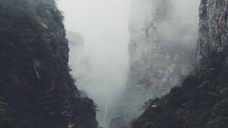 黄色视频免费在线观看网站：警惕陷阱，守护网络清朗与个人安全